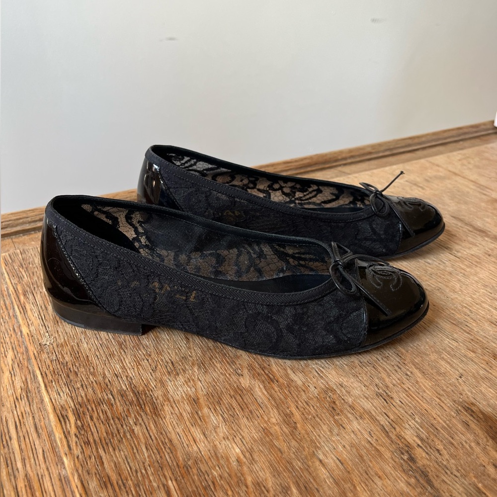 Chanel Interlocking CC 2016 Lace Ballet Flats - Picture 3 of 7